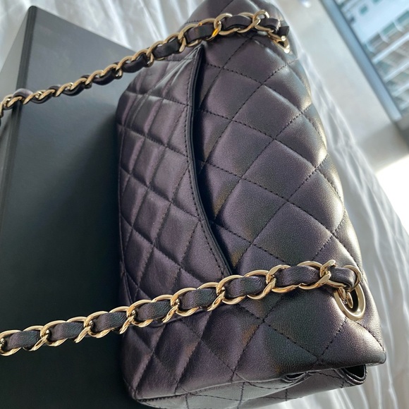 Chanel 22B Iridescent Black Rectangular Mini 🖤 - Picture 4 of 16